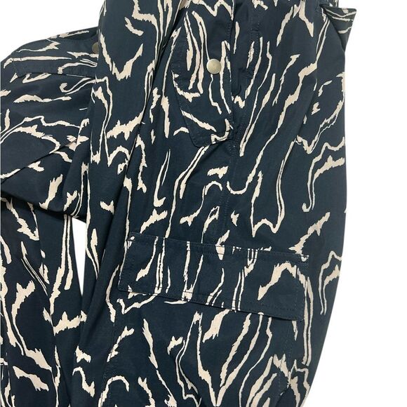 ATHLETA Vienna Cargo Pants Printed in Navy & Orchid Pink Lightweight - Picture 5 of 12